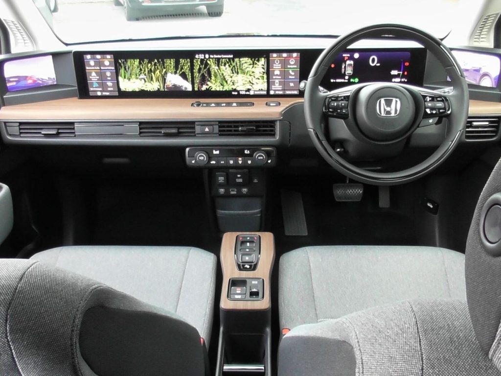 Electric Car Dashboards Remember Driver Profiles Across Vehicles electric car dashboard with a touchscreen display